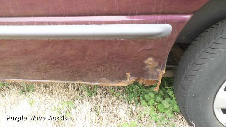 image for item DA0454 1999 Plymouth Voyager van