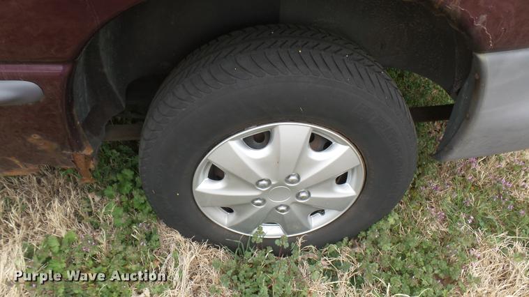 image for item DA0454 1999 Plymouth Voyager van