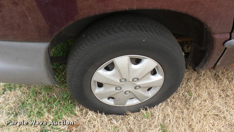 image for item DA0454 1999 Plymouth Voyager van