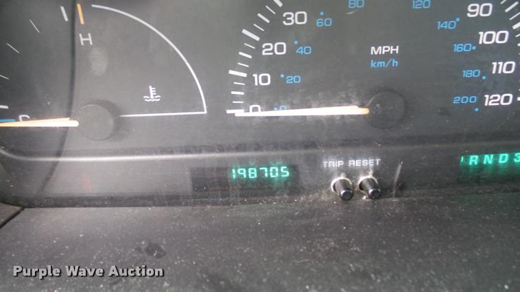 image for item DA0454 1999 Plymouth Voyager van