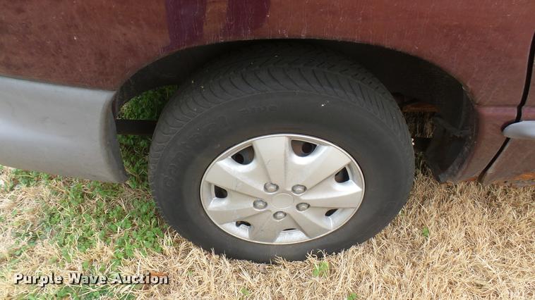 image for item DA0454 1999 Plymouth Voyager van