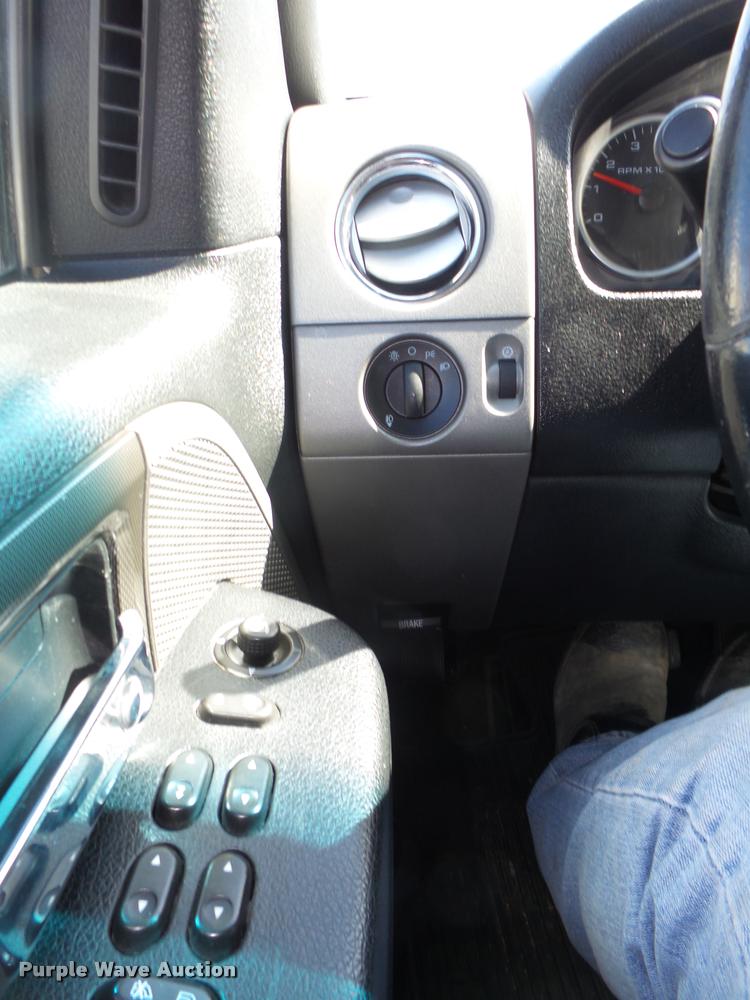 image for item DA0586 2006 Ford F150 FX4 SuperCrew pickup truck