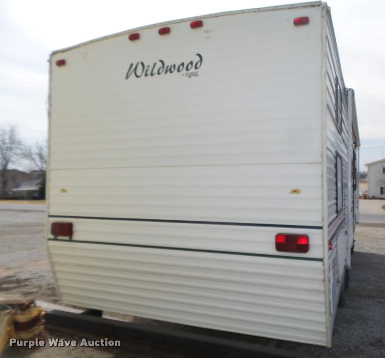 image for item DA0605 2001 Wildwood WDT30BHSS camper