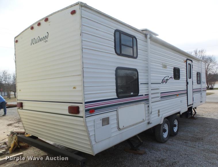 image for item DA0605 2001 Wildwood WDT30BHSS camper