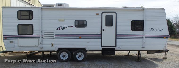 image for item DA0605 2001 Wildwood WDT30BHSS camper