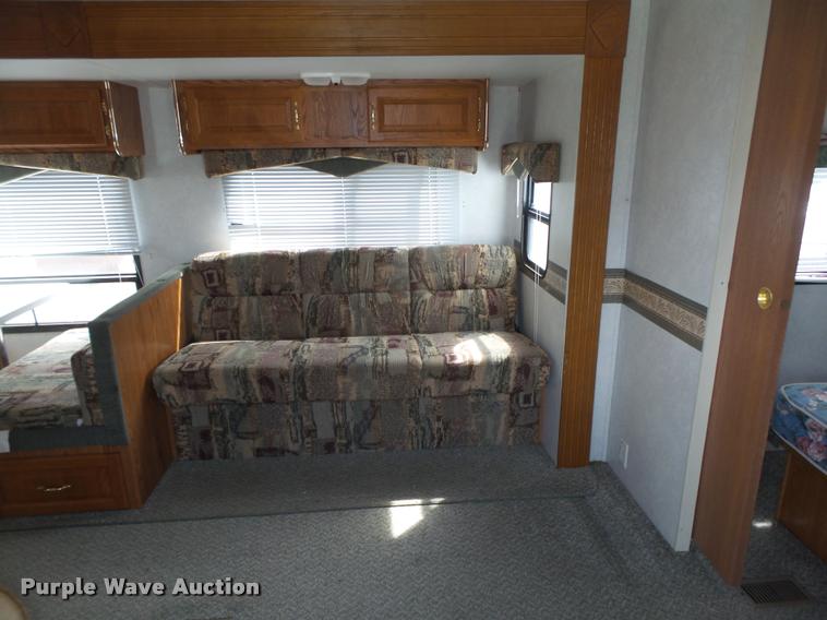 image for item DA0605 2001 Wildwood WDT30BHSS camper