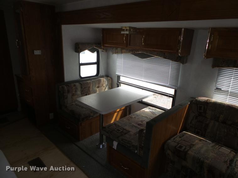 image for item DA0605 2001 Wildwood WDT30BHSS camper