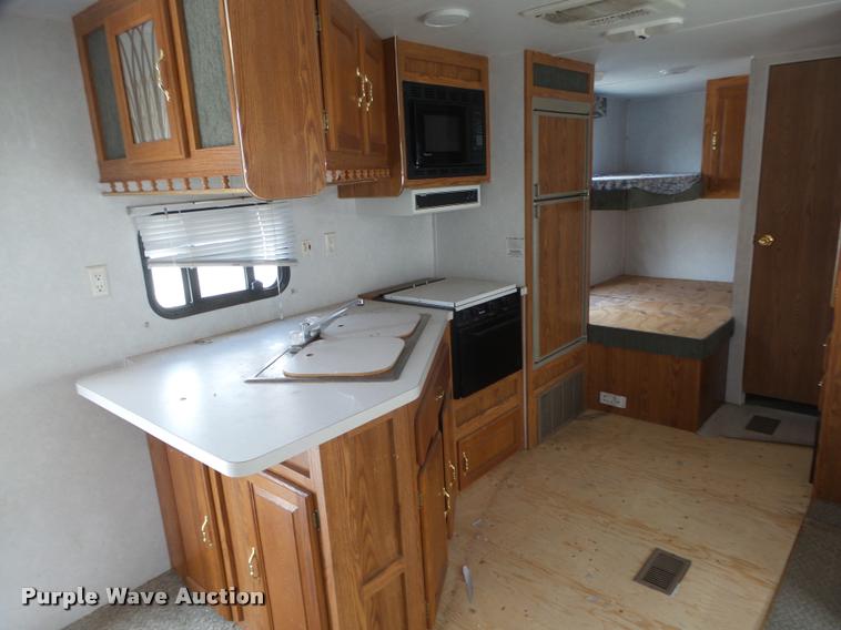 image for item DA0605 2001 Wildwood WDT30BHSS camper