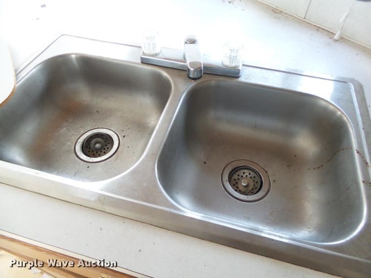 image for item DA0605 2001 Wildwood WDT30BHSS camper