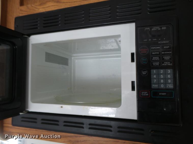 image for item DA0605 2001 Wildwood WDT30BHSS camper