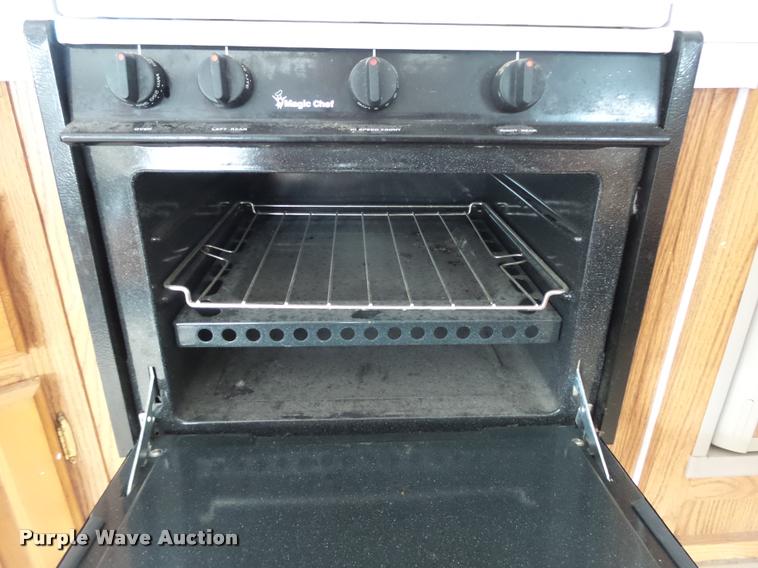 image for item DA0605 2001 Wildwood WDT30BHSS camper