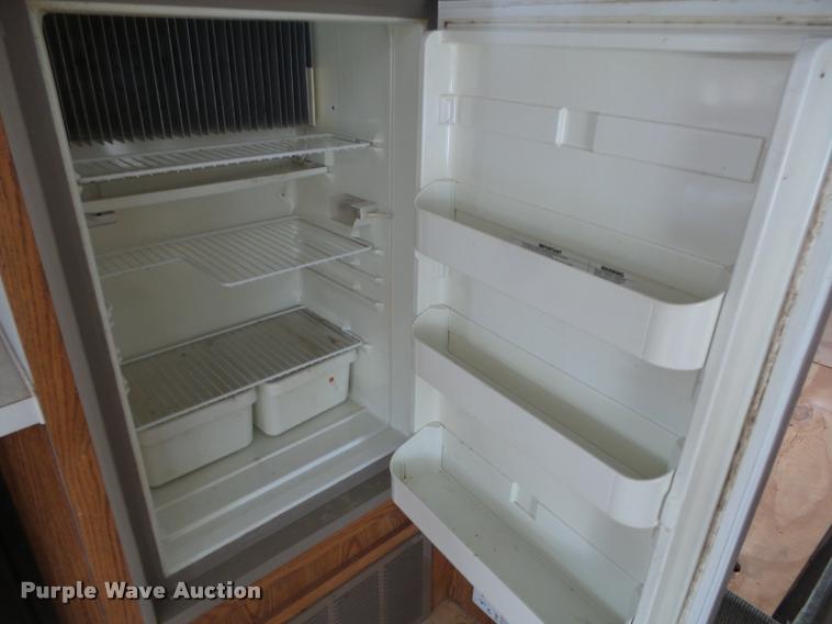 image for item DA0605 2001 Wildwood WDT30BHSS camper