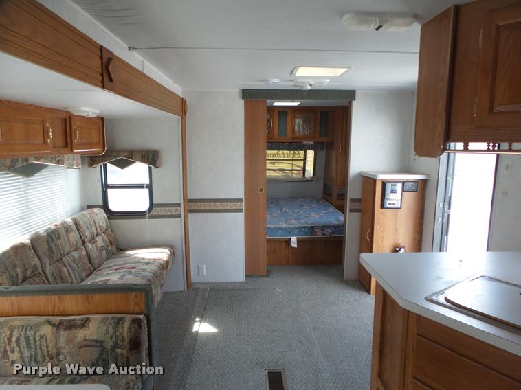 image for item DA0605 2001 Wildwood WDT30BHSS camper