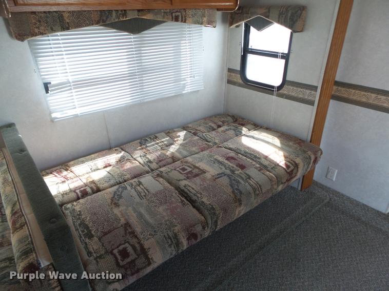 image for item DA0605 2001 Wildwood WDT30BHSS camper