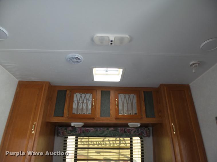 image for item DA0605 2001 Wildwood WDT30BHSS camper