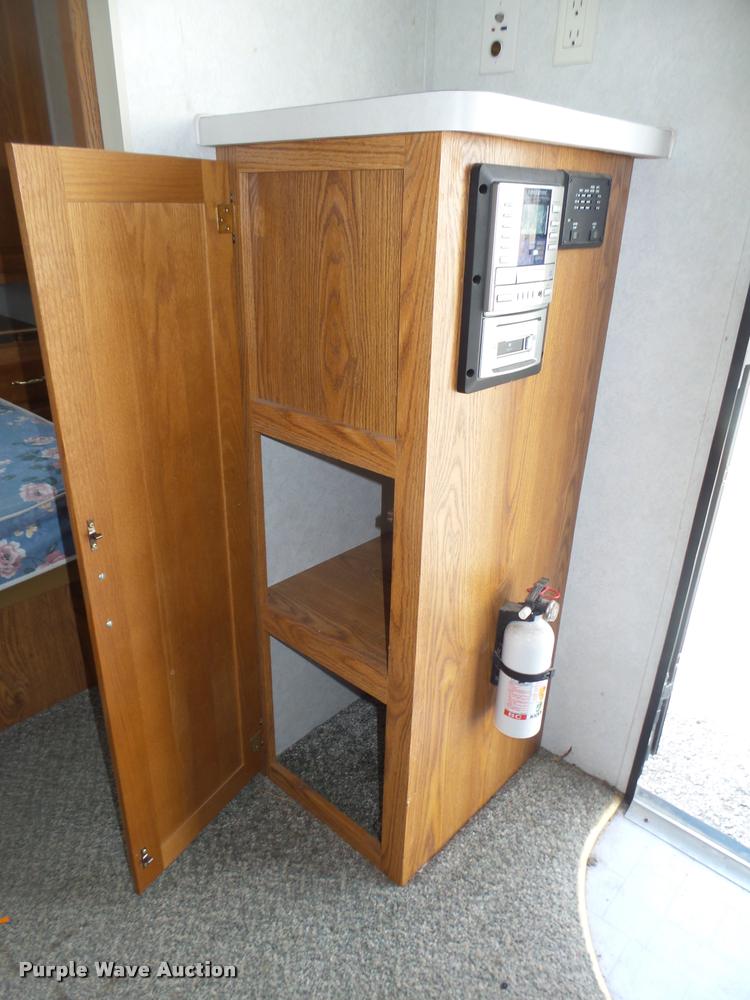 image for item DA0605 2001 Wildwood WDT30BHSS camper