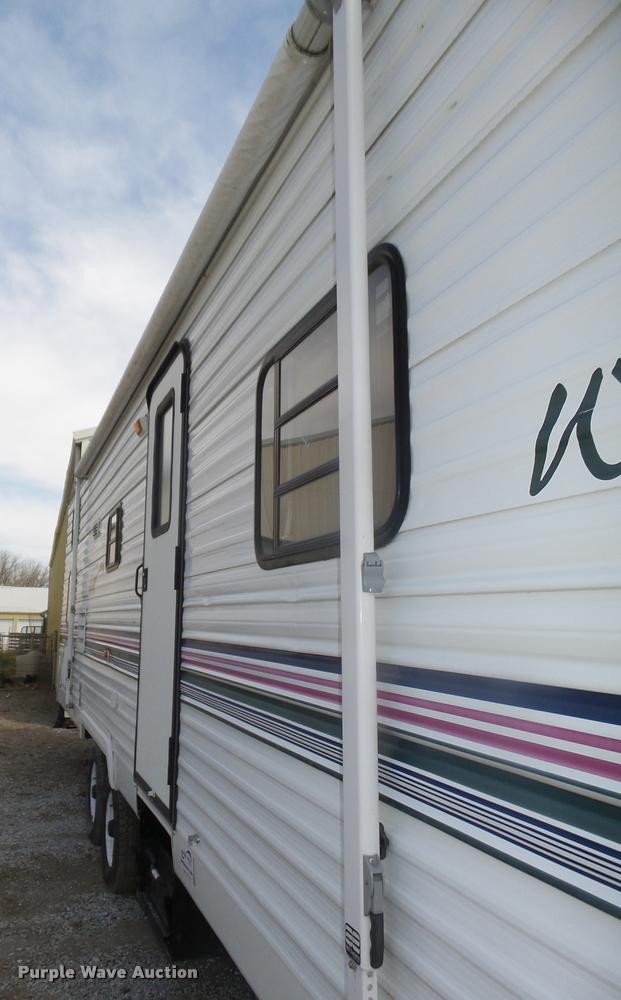 image for item DA0605 2001 Wildwood WDT30BHSS camper