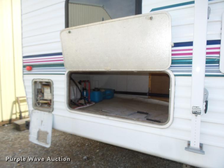 image for item DA0605 2001 Wildwood WDT30BHSS camper