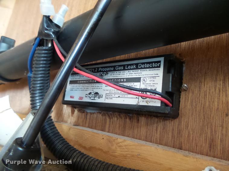 image for item DA0605 2001 Wildwood WDT30BHSS camper