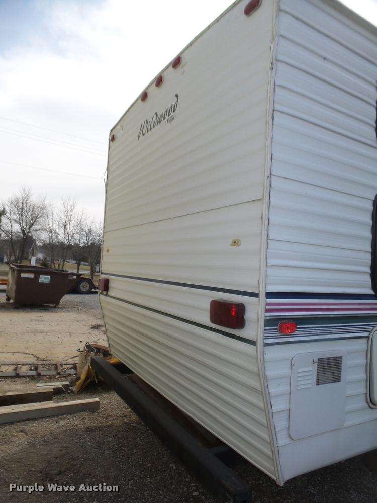 image for item DA0605 2001 Wildwood WDT30BHSS camper