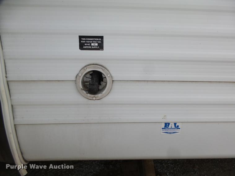 image for item DA0605 2001 Wildwood WDT30BHSS camper