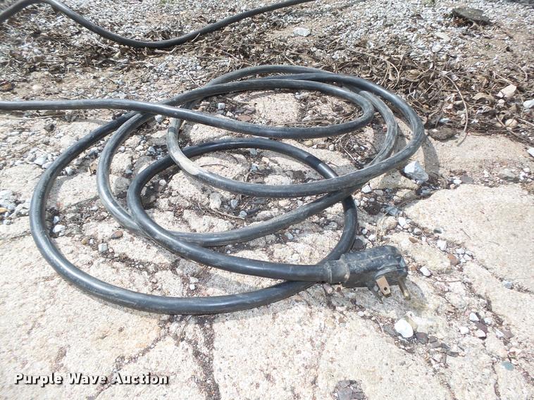 image for item DA0605 2001 Wildwood WDT30BHSS camper