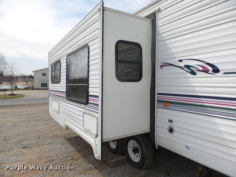 image for item DA0605 2001 Wildwood WDT30BHSS camper