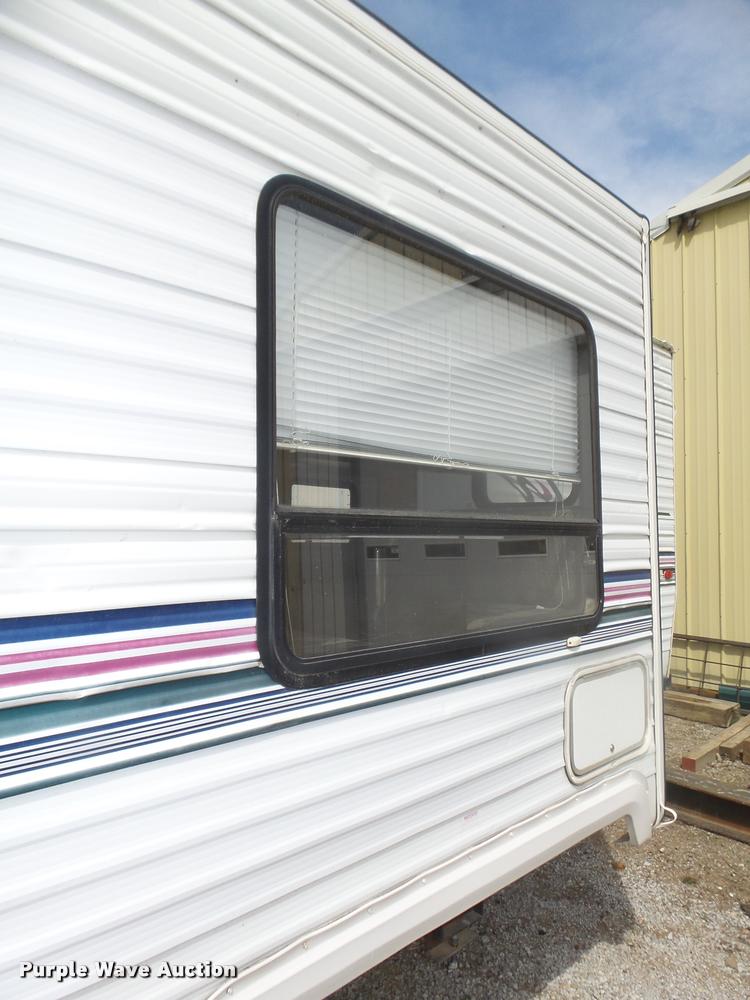 image for item DA0605 2001 Wildwood WDT30BHSS camper