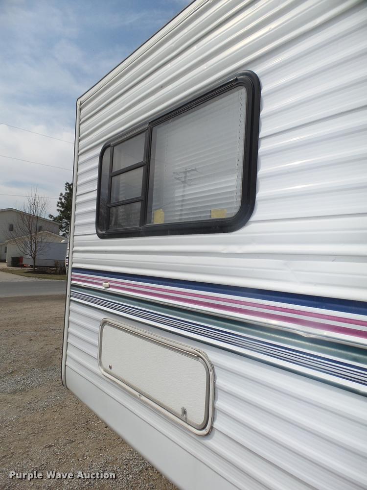 image for item DA0605 2001 Wildwood WDT30BHSS camper