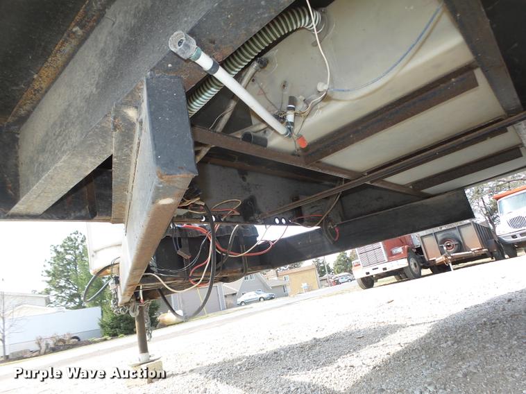 image for item DA0605 2001 Wildwood WDT30BHSS camper