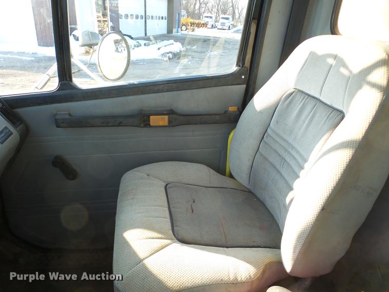 image for item DA1799 1996 Freightliner FL70 box truck