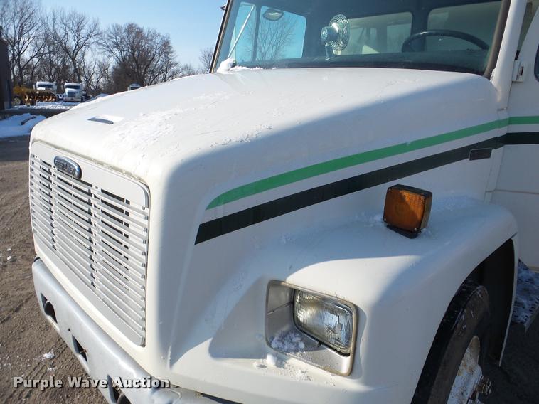 image for item DA1799 1996 Freightliner FL70 box truck