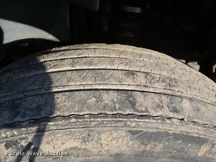 image for item DA1799 1996 Freightliner FL70 box truck