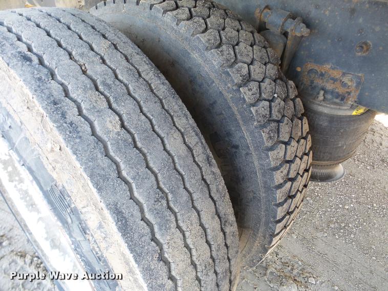 image for item DA1799 1996 Freightliner FL70 box truck