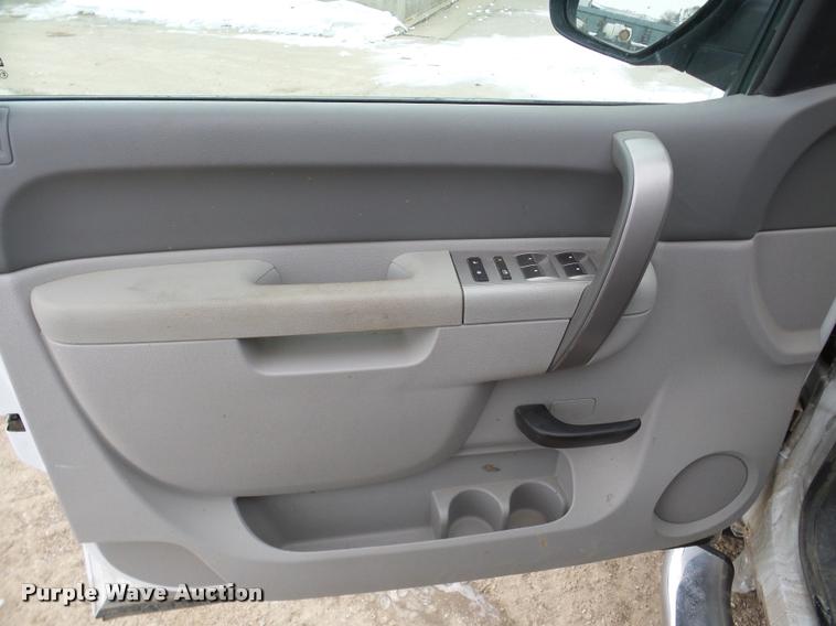 image for item DA1800 2010 Chevrolet Silverado 1500 Ext. Cab pickup truck