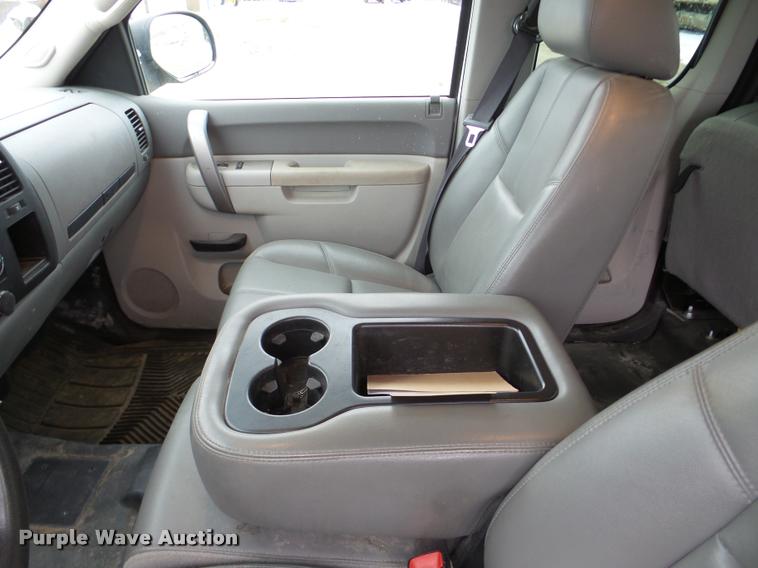 image for item DA1800 2010 Chevrolet Silverado 1500 Ext. Cab pickup truck