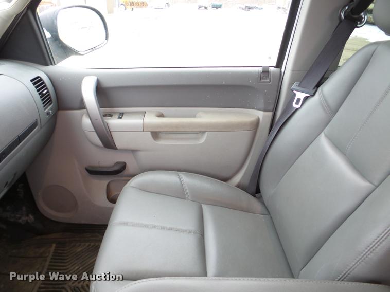 image for item DA1800 2010 Chevrolet Silverado 1500 Ext. Cab pickup truck