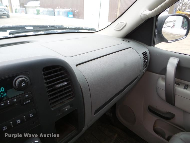 image for item DA1800 2010 Chevrolet Silverado 1500 Ext. Cab pickup truck