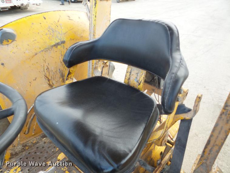 image for item DA1805 John Deere 401-B tractor