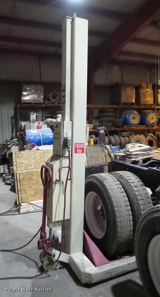 image for item DA1812 (4) 2003 Steril Koni truck lifts