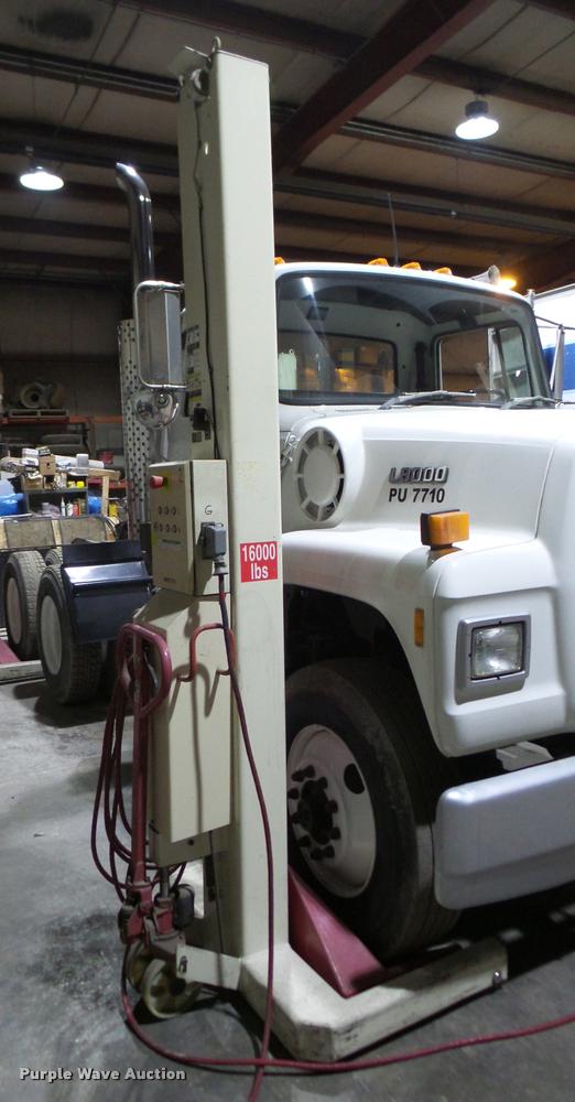 image for item DA1812 (4) 2003 Steril Koni truck lifts