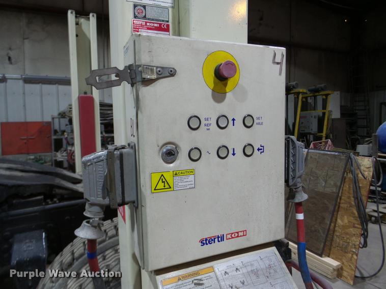 image for item DA1812 (4) 2003 Steril Koni truck lifts