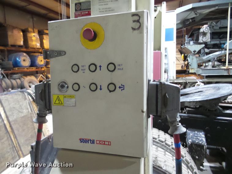 image for item DA1812 (4) 2003 Steril Koni truck lifts