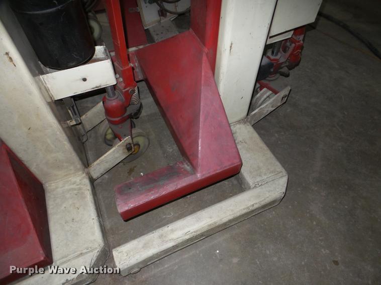 image for item DA1813 (4) 2003 Stertil Koni truck lifts