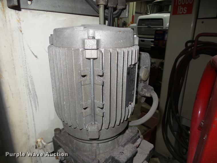 image for item DA1813 (4) 2003 Stertil Koni truck lifts