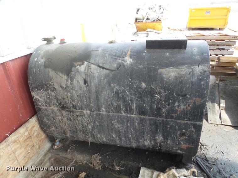 image for item DA1824 (3) oil tanks