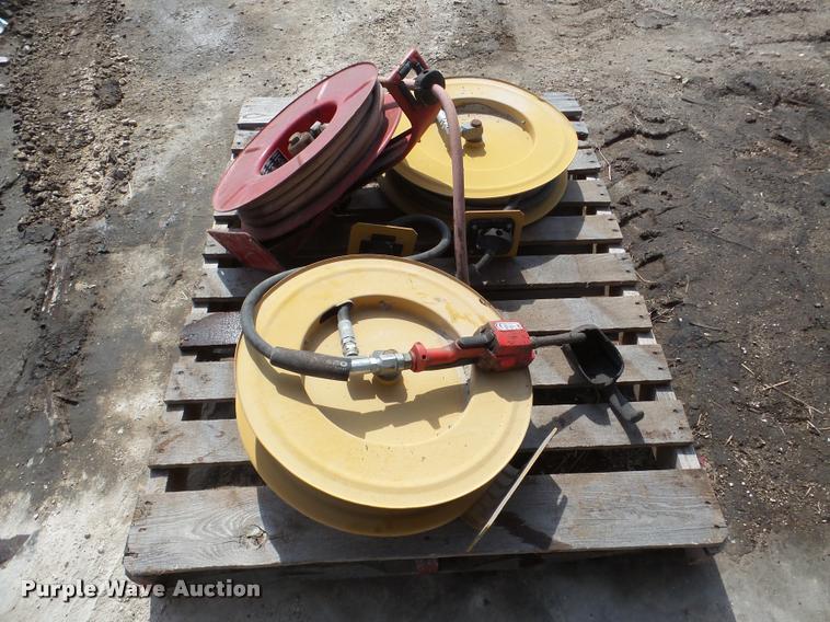 image for item DA1824 (3) oil tanks