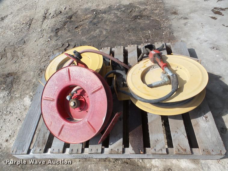 image for item DA1824 (3) oil tanks