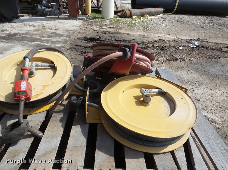 image for item DA1824 (3) oil tanks