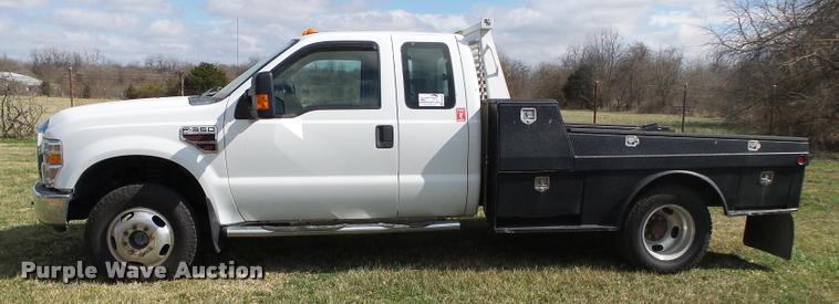 image for item DA2568 2008 Ford F350 Super Duty SuperCab flatbed pickup truck